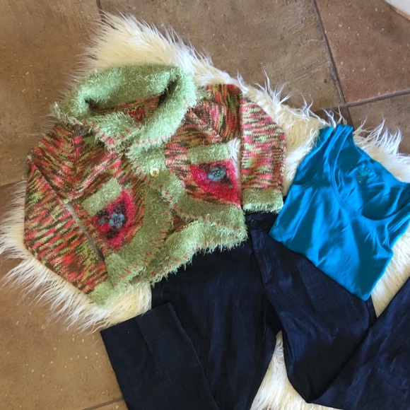 💋Pampolina Jeans bright fuzzy knit cardigan - Picture 2 of 7